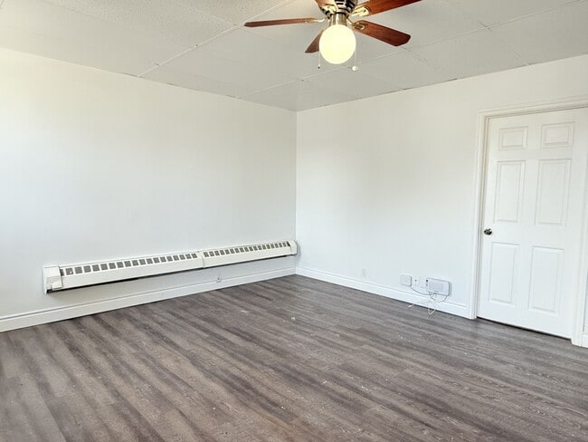 Building Photo - 581 Pierre Ave