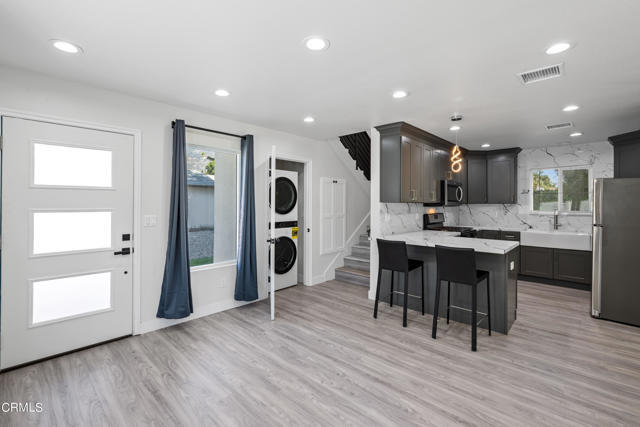 Building Photo - 626 Devirian Pl