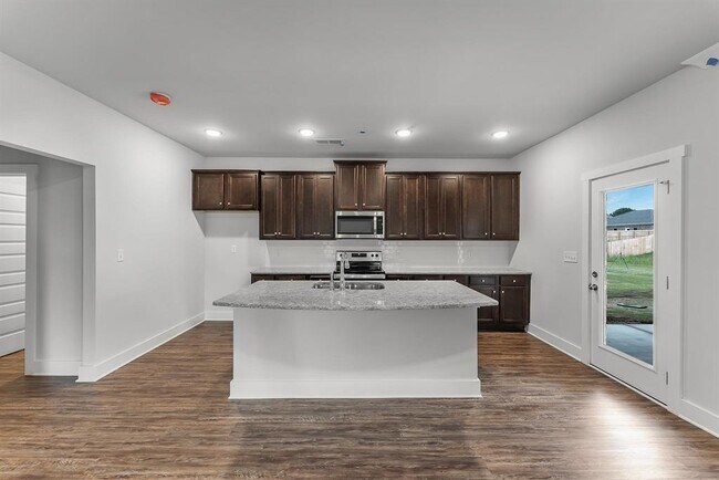 Building Photo - 3216 Southfield Ln