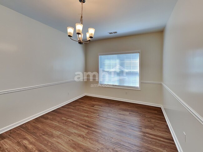 Foto del edificio - 303 Millpond Pkwy