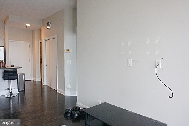 Foto del edificio - 7500 Woodmont Ave
