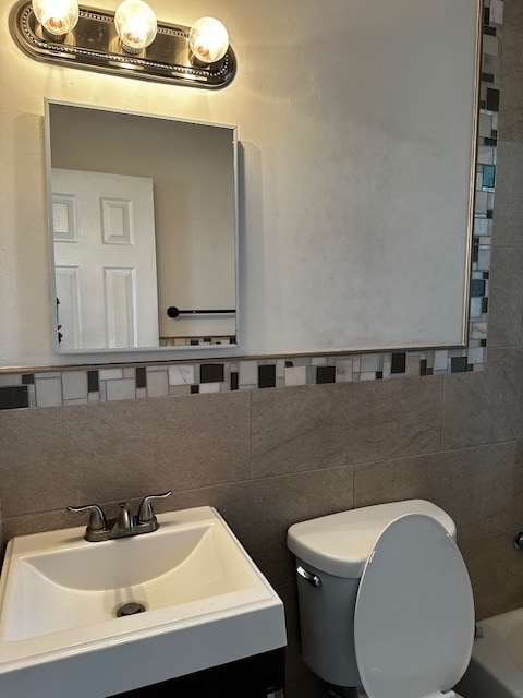 Upgraded bathroom - 5501 SW 32nd Ct