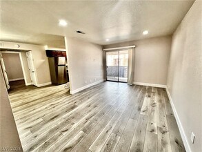 Building Photo - 5295 Indian River Dr