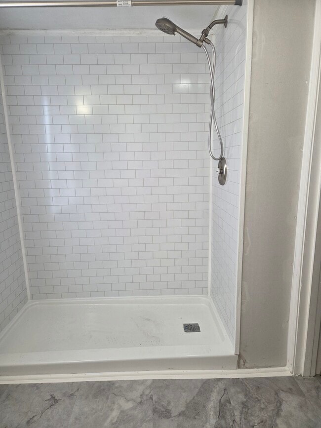 Building Photo - 135 Kingsolver St