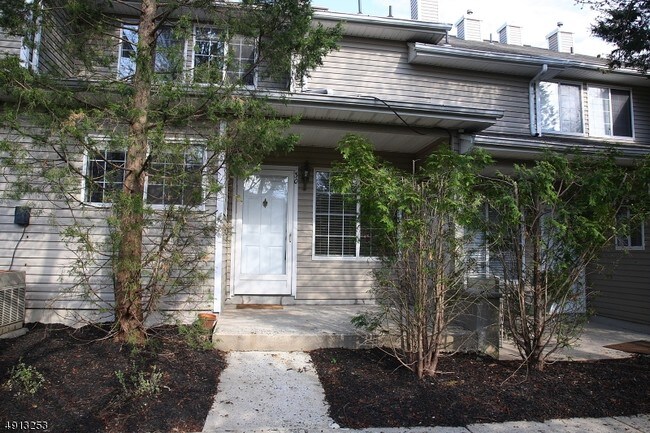 Building Photo - 30 Morgan Ct