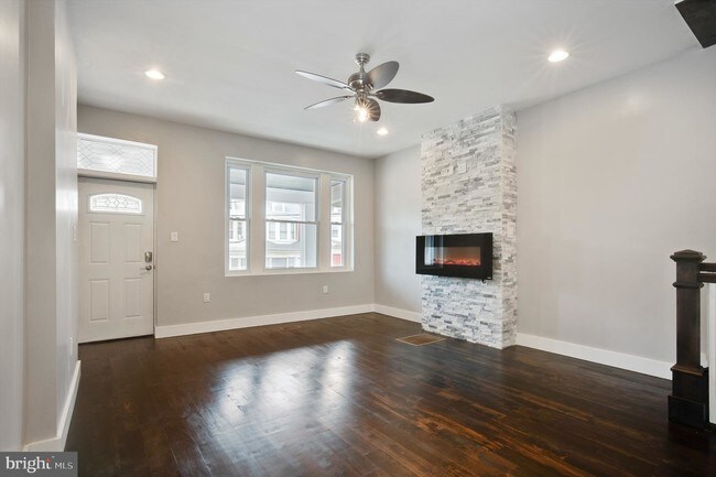 Building Photo - 5445 Ridge Ave