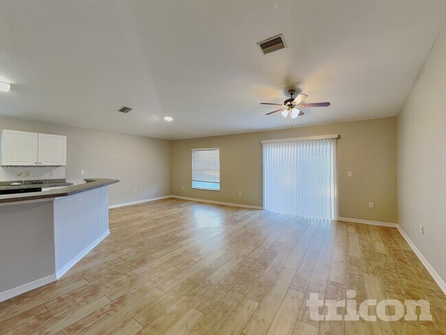 Foto del edificio - 2707 95th St E