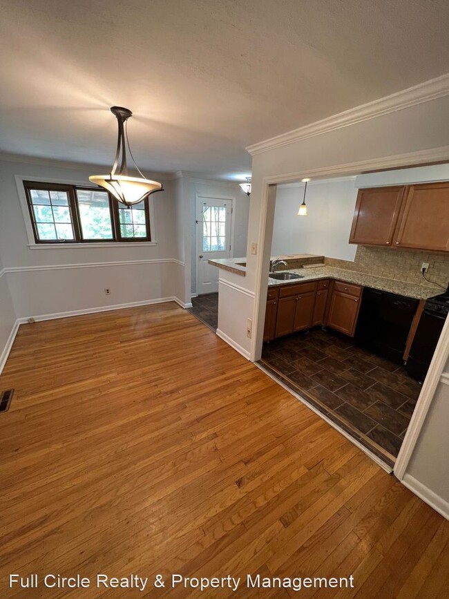 Building Photo - 3 br, 1.5 bath House - 1962 S Hall Street