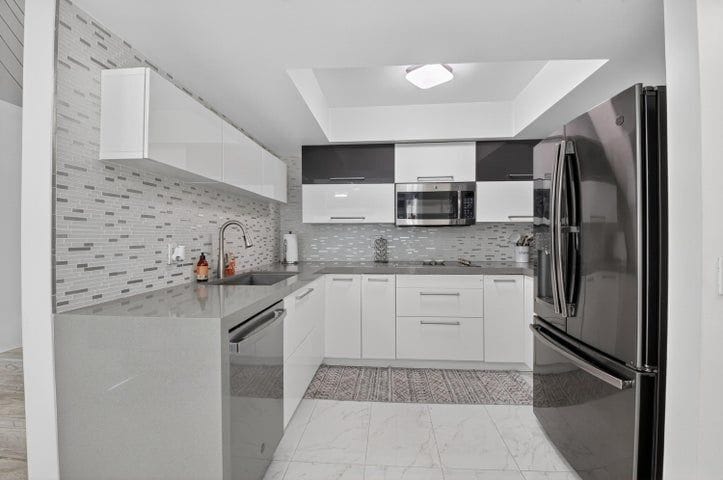 Foto principal - 4310 Village Dr