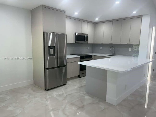 Building Photo - 9307 SW 138th Pl