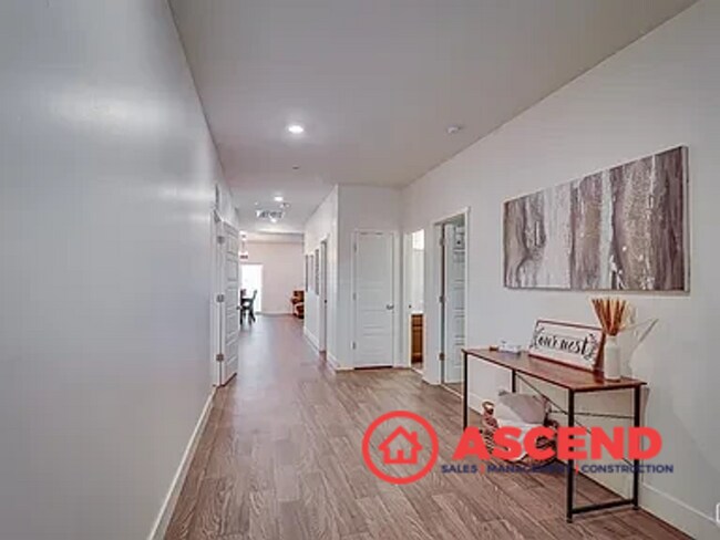 Building Photo - Phenomenal Home In Gossamer Grove!