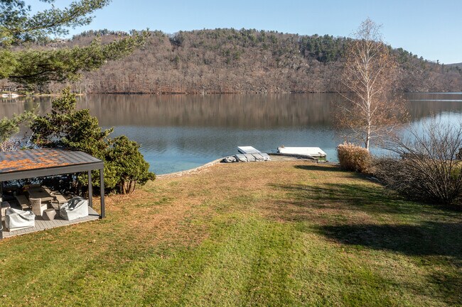 Building Photo - 29 Ledgewood Dr