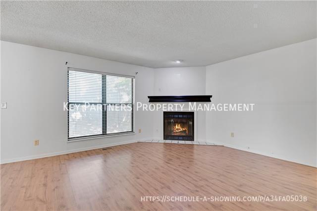 Foto del edificio - 13330 Walnut St