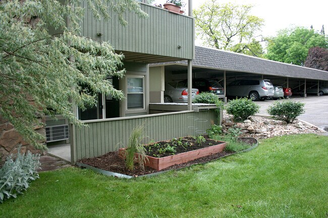 Building Photo - 3345 Chisholm Trl