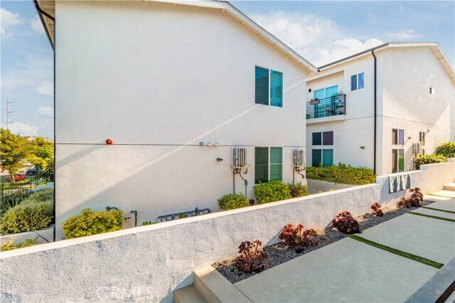 Foto del edificio - 7127 La Cienega Blvd
