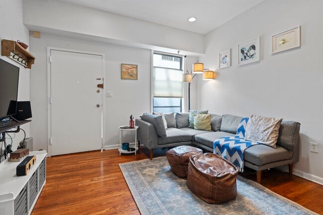 Foto del edificio - 187 Wayne St