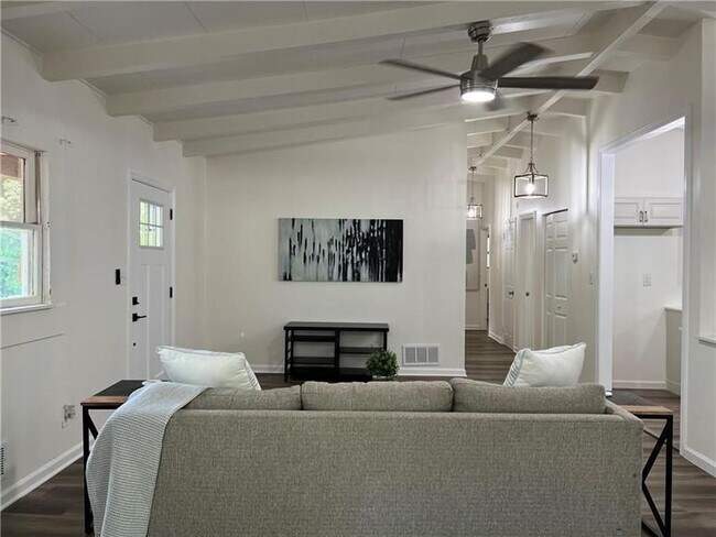 Foto del edificio - 2956 Monterey Dr