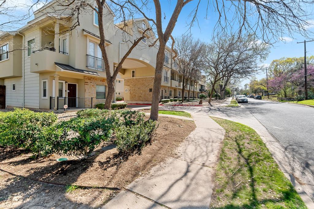 Primary Photo - 1115 Kinney Ave