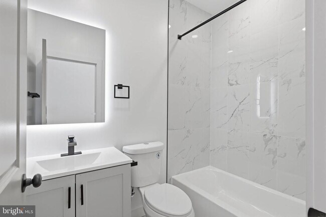 Building Photo - 65 Oaktree Dr