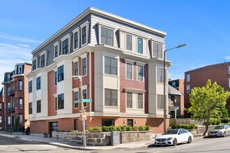 Building Photo - 124 Warren St