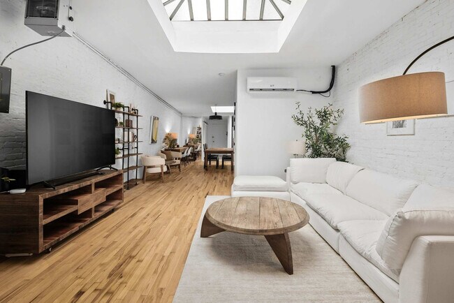 Building Photo - 354 Bowery-ID1035017P