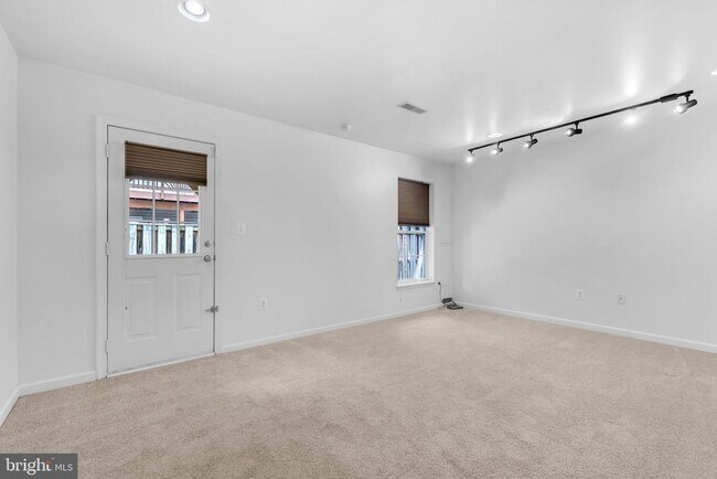 Foto del edificio - 5937 Kirkcaldy Ln
