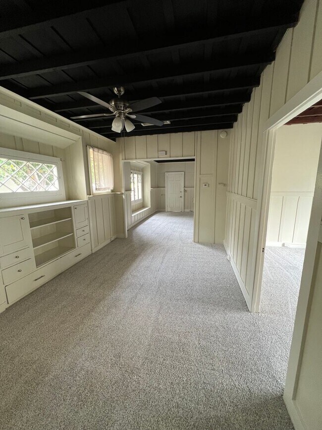 Foto del edificio - Adorable Downtown Upland Bungalow