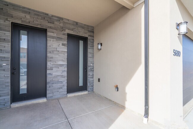Foto del edificio - 5680 S Duel Ln