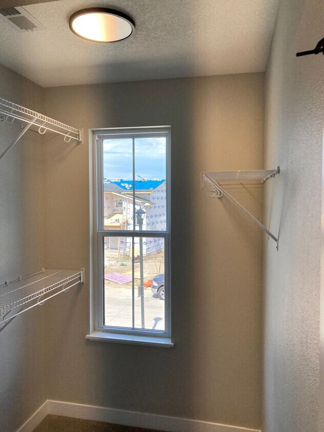 Primary Photo - Dream home for rent! Beautiful 4 bedroom h...