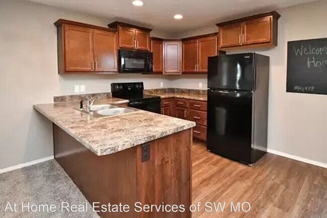 Building Photo - 3 br, 2 bath House - 1375 Marseilles Ave