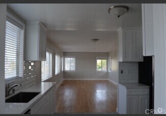 Building Photo - 820 9th St