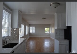 Building Photo - 820 9th St