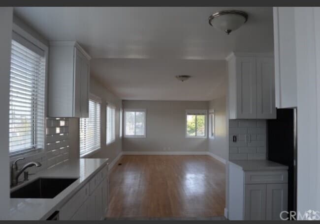 Building Photo - 820 9th St