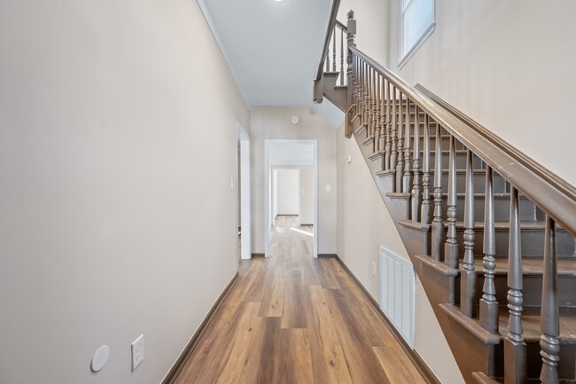 Building Photo - 1015 Cabell St