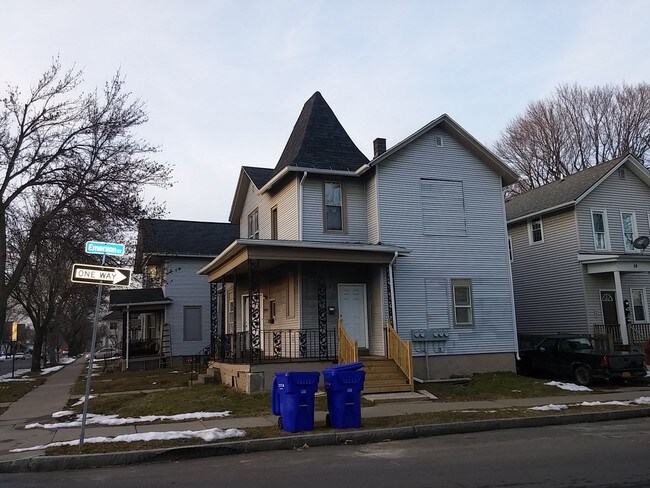 Building Photo - 44 Emerson St