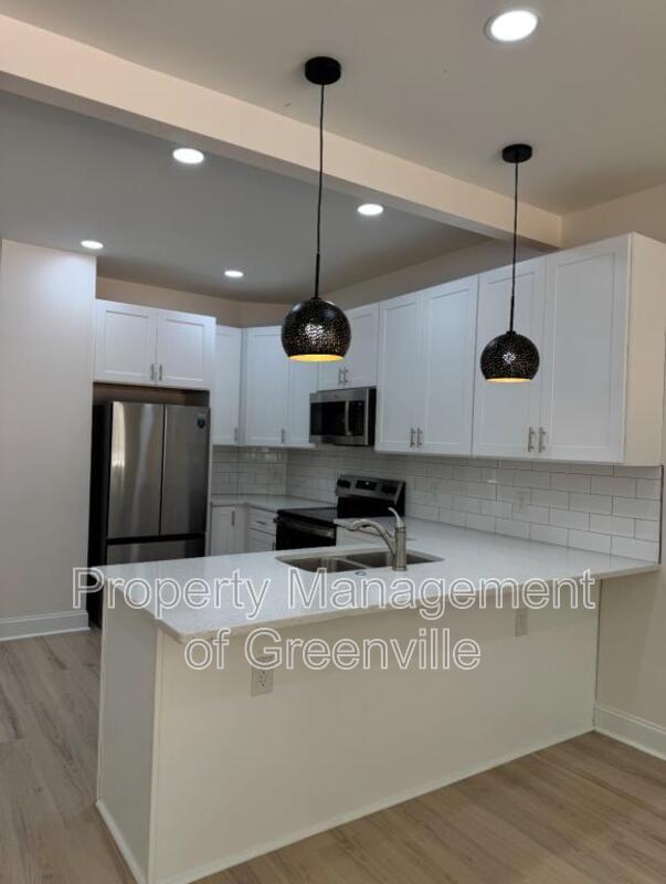Foto del edificio - 830 Higgins St