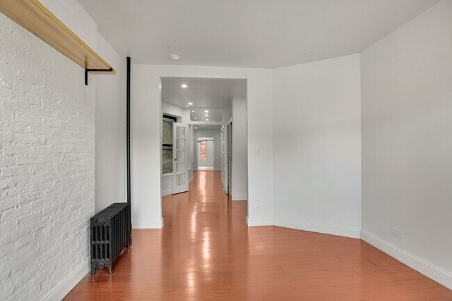Foto del edificio - 2220 Frederick Douglass Blvd