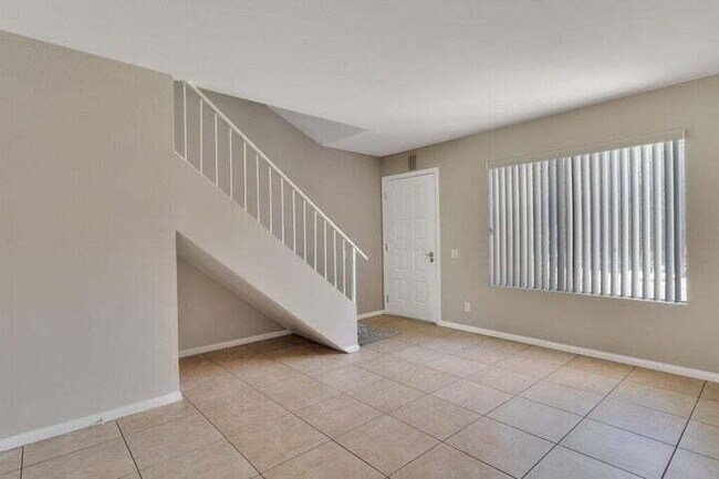 Building Photo - 34 Lakeview Cir