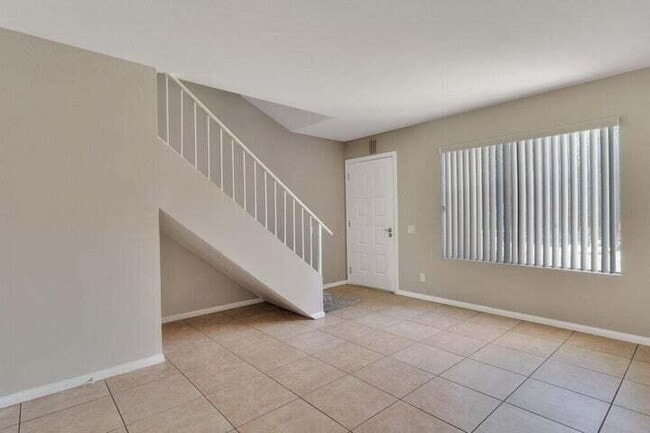 Building Photo - 34 Lakeview Dr