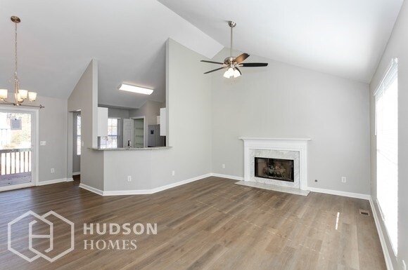 Foto del edificio - SELF TOUR NOW! - 181 Shallow Ridge Ln NE, ...