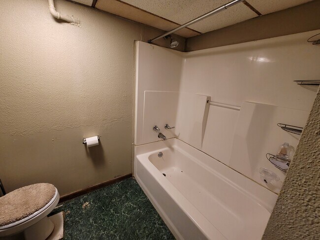 Foto del edificio - 321 Woodlawn Rd
