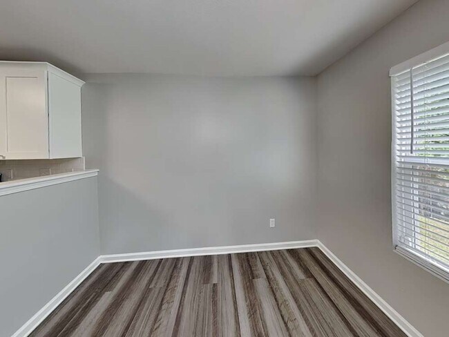 Foto del edificio - 8823 Belle Bragg Way