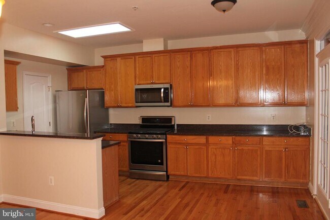 Foto del edificio - 12958 Clarksburg Square Rd