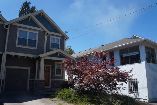 Building Photo - NE Portland 3 bedroom Jewel! -
