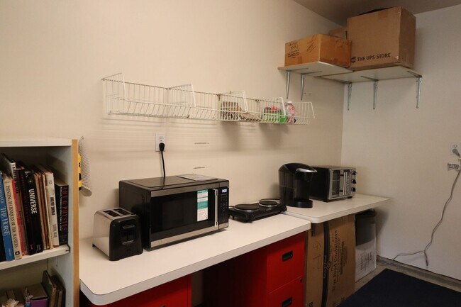 Foto del edificio - Great Shared Space For Rent