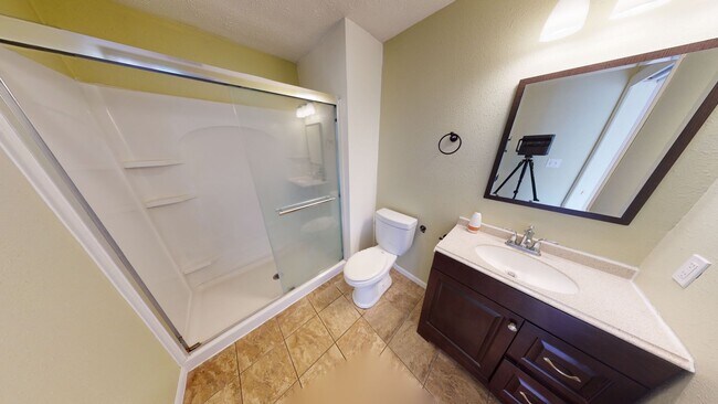 Building Photo - Remodeled 4 bedroom, 2 bath house