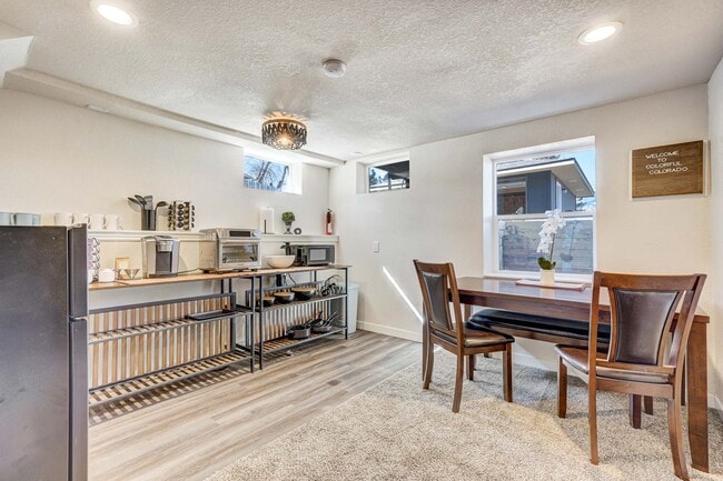 Dining & Kitchenette - 2022 Woodburn St