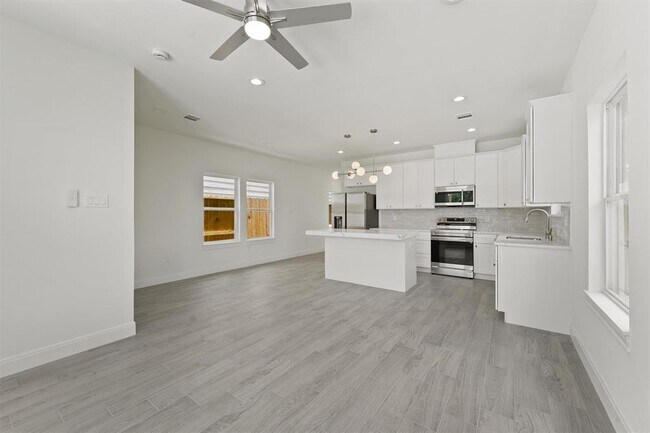 Foto del edificio - 7816 Beckley St