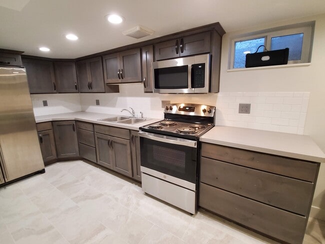 Kitchen - 308 N 14th Ave