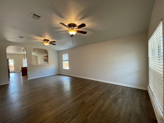 Foto del edificio - 129 Crane Crest Dr
